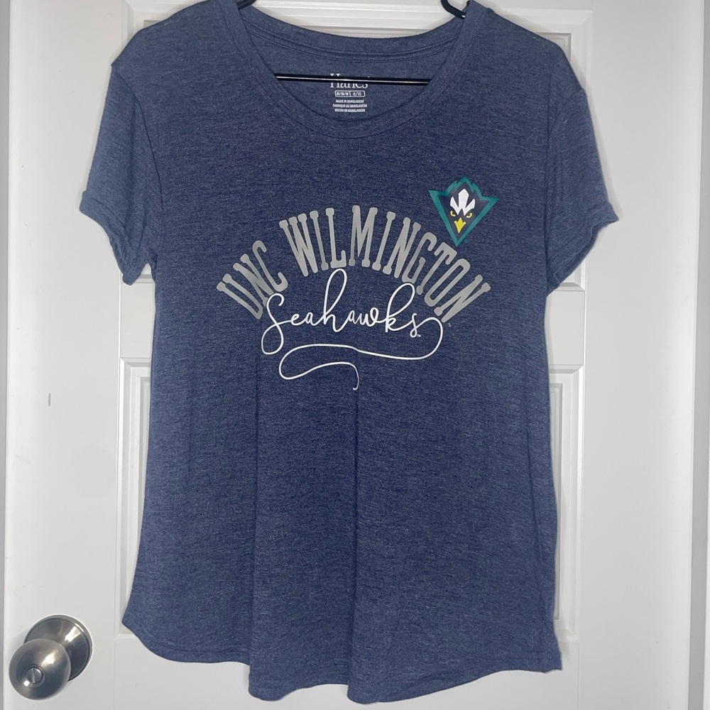 Women’s Medium UNC Wilmington Seahawks Blue T-Shirt